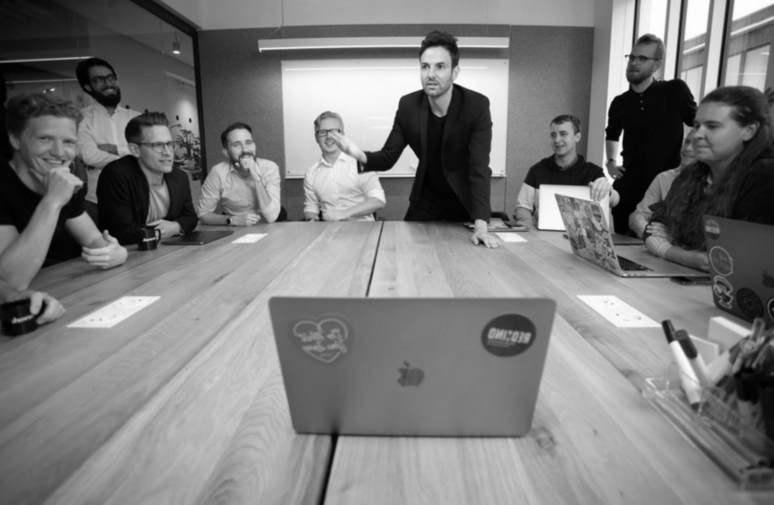 Arbeitsatmosphäre im Team von vexalorpi