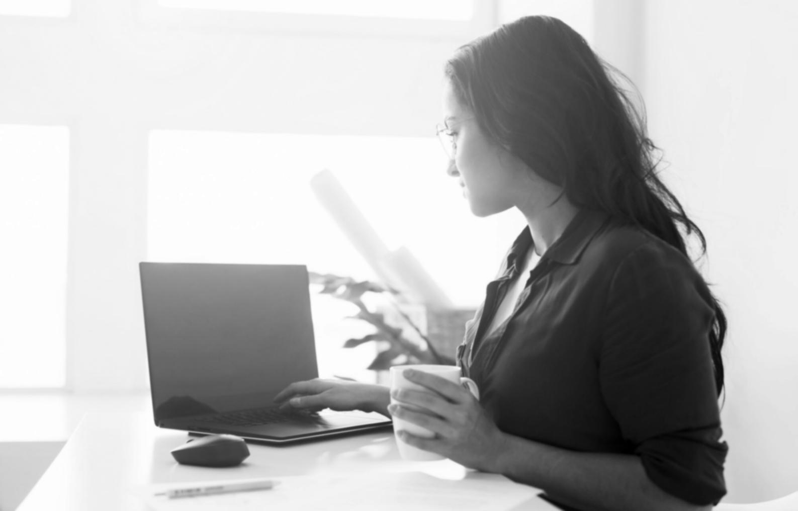 Beratungsgespräch im modernen Büro